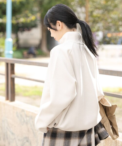 EKAL（エカル）の「ウォームドジャージスタンドプルオーバー（その他トップス・レディース・アイボリー/ブラック/ブラウン・one）」の8枚目の写真