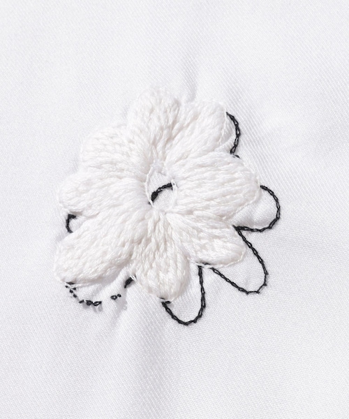 ADAM ET ROPE'(アダムエロペ)の「【NOMARHYTHM TEXTILE for ADAM ET ROPE'】EX Flower Embroidery SS Shirt(シャツ/ブラウス・レディース・ブラック/ホワイト・S)」の21枚目の写真