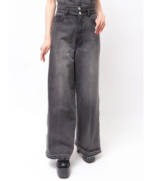 MURUA（ムルーア）の「サイドZIPスリットワイドデニム【セットアップ着用可】（デニムパンツ・レディース・ブラック/ブルー・1/2）」の8枚目の写真