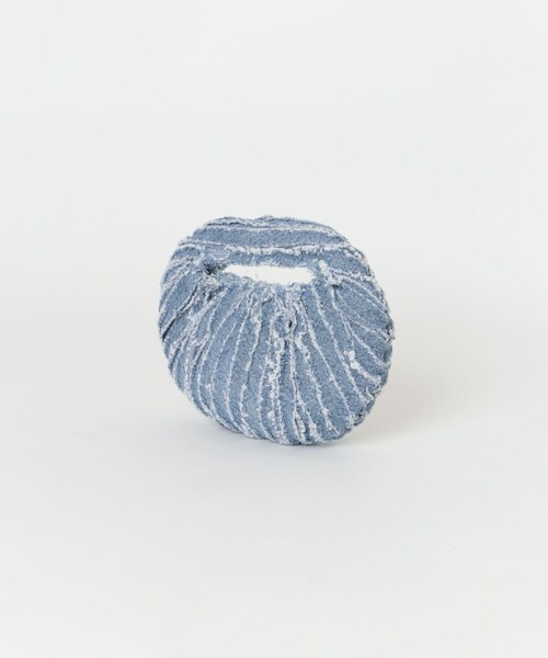 URBAN RESEARCH(アーバンリサーチ)の「RE PULL CLAMP DENIM MINI BAG(ハンドバッグ・レディース・BLUE DENIM・-)」の4枚目の写真