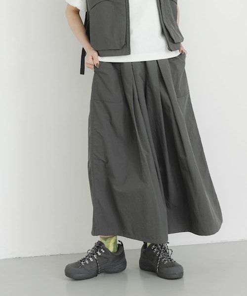 EKAL（エカル）の「『UR TECH』ナイロンタッサーワイドパンツ（その他パンツ・レディース・レイクサンリーフ/グラファイト/ネイビー/レイクブルー/ベージュ・One）」の10枚目の写真