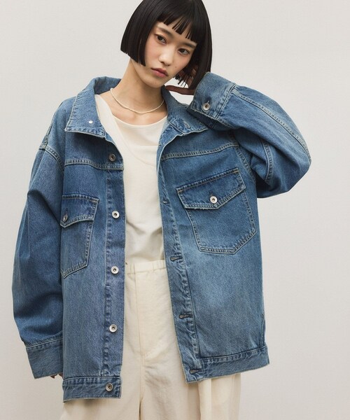 ADAM ET ROPE'(アダムエロペ)の「【WEB限定】スタンドネックデニムジャケット(デニムジャケット・レディース・ブルー/サックス・F)」の3枚目の写真