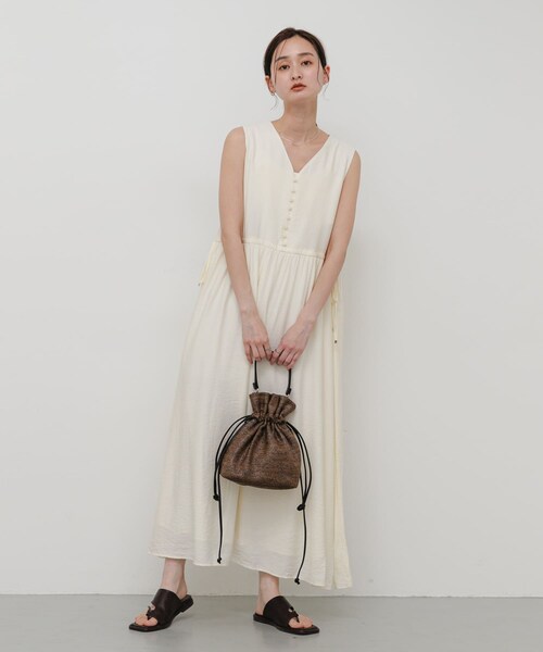 SENSE OF PLACE by URBAN RESEARCH(センスオブプレイスバイアーバンリサーチ)の「雑材キンチャクバッグ(ショルダーバッグ・レディース・Y.BEIGE/BROWN・One)」の6枚目の写真