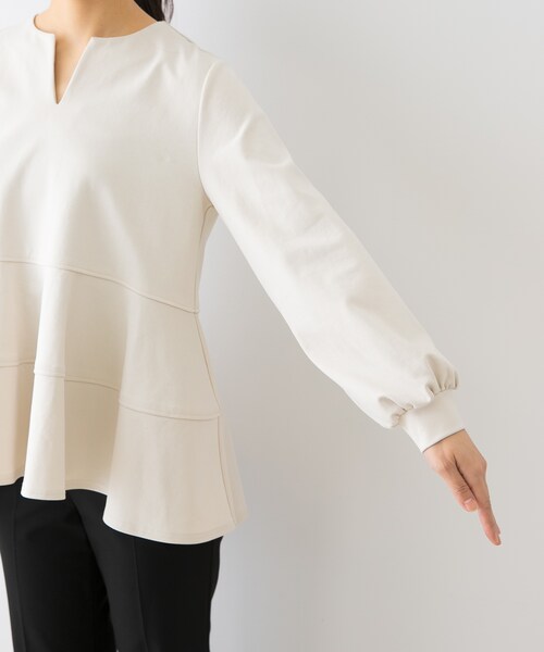 URBAN RESEARCH ROSSO（アーバンリサーチロッソ）の「F by ROSSO　ペプラムカットプルオーバー（Tシャツ/カットソー・レディース・ECRU/BLACK・FREE）」の14枚目の写真