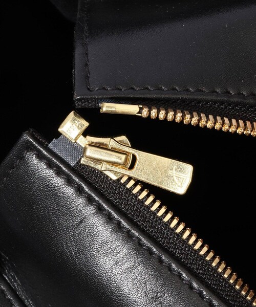 ADAM ET ROPE'（アダムエロペ）の「【CCU/シーシーユー】NEW NEWSPAPER BAG M SIZE（ショルダーバッグ・メンズ・ブラック・F）」の11枚目の写真