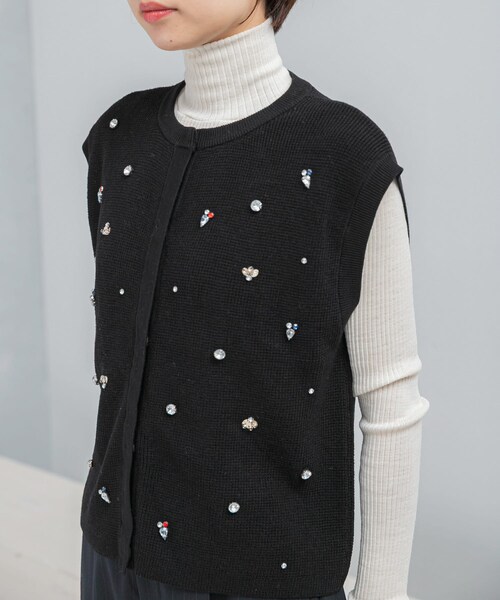 URBAN RESEARCH ROSSO（アーバンリサーチロッソ）の「ビジューニットベスト（ニット/セーター・レディース・BLACK・FREE）」の9枚目の写真