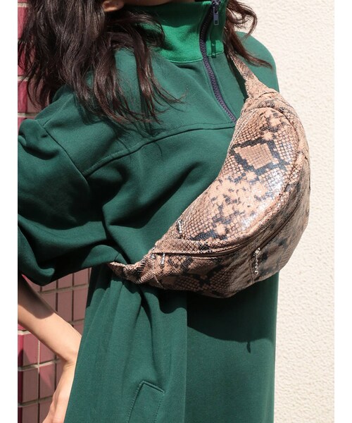 jouetie（ジュエティ）の「ウエストポーチ（ボディバッグ/ウエストポーチ・レディース・ミックス/シルバー/ブラック・F）」の3枚目の写真