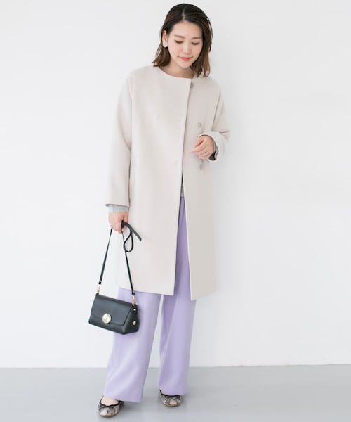 変形ノーカラーコート