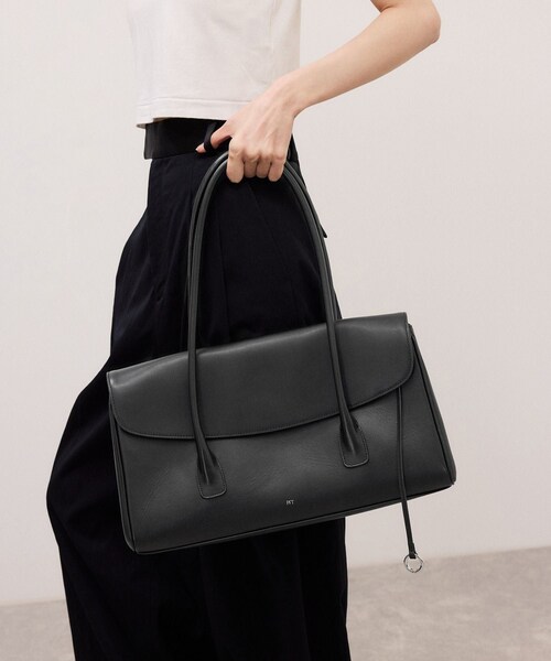 ADAM ET ROPE'（アダムエロペ）の「【PFT】Flap P Tote Bag（トートバッグ・レディース・ブラック/カーキ系・F）」の10枚目の写真