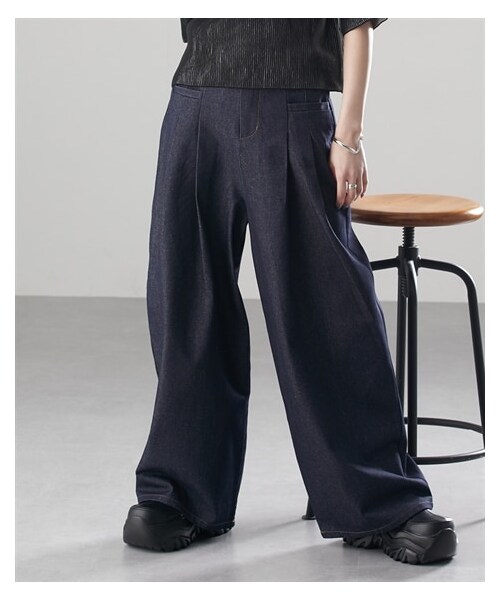 nissen（ニッセン）の「サイドポケットタックデニムパンツ［Soiunique］（パンツ・レディース・インディゴ/ブラック・F）」の3枚目の写真