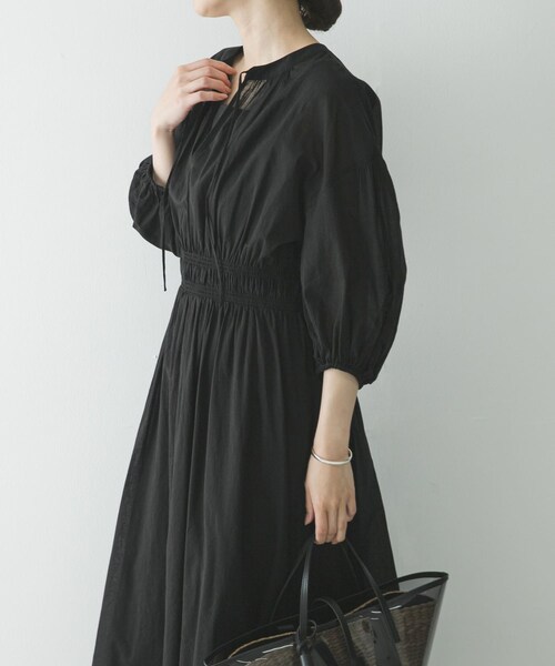 URBAN RESEARCH(アーバンリサーチ)の「コットンボイルシャーリングワンピース(ワンピース・レディース・BLACK/BROWN・Free)」の5枚目の写真