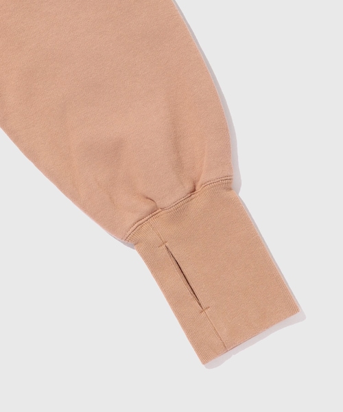 ADAM ET ROPE'(アダムエロペ)の「【MIDTHINGS/ミッドシングス】ELBOW PATCH SWEAT SHIRTS(スウェット・メンズ・キャメル/ベージュ・2/3)」の8枚目の写真