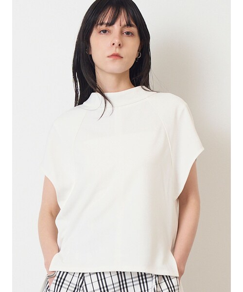 ELENDEEK(エレンディーク)の「CURVE SLEEVE CS(Tシャツ/カットソー・レディース・オフホワイト/ブラック/ベージュ・F)」の2枚目の写真