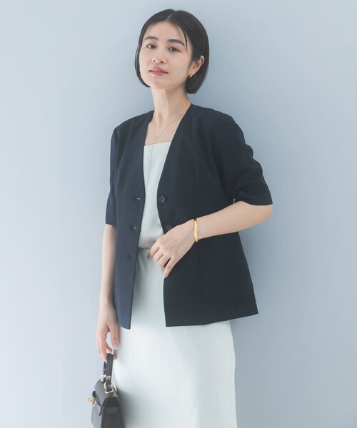 URBAN RESEARCH ROSSO(アーバンリサーチロッソ)の「クールタッチ 防シワ ハーフスリーブジャケット(ノーカラージャケット・レディース・GREIGE/DARK NAVY・Free)」の19枚目の写真