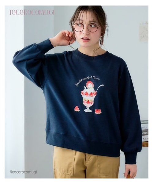 nissen（ニッセン）の「＜大きいサイズ＞【トコロコムギ】にゃんこプルオーバー（スウェット・レディース・アイボリー(いちごパフェ)/ネイビー(いちごパフェ)/チャコール(食パン)・L/LL/3L/4L/5L）」の4枚目の写真