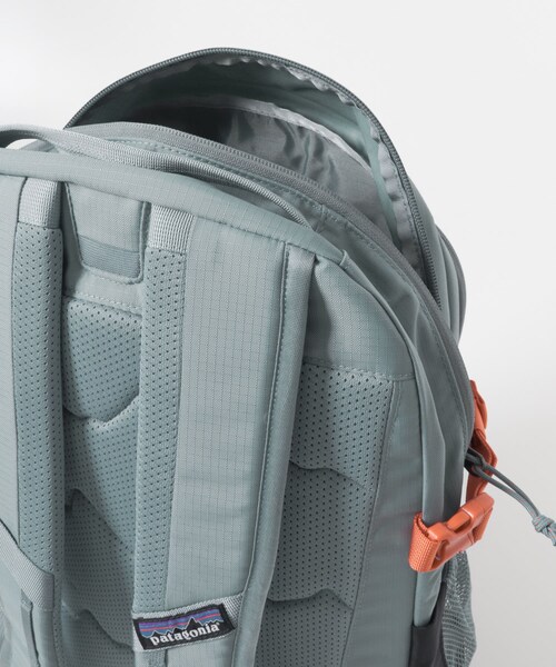 URBAN RESEARCH DOORS（アーバンリサーチドアーズ）の「patagonia　REFUGIO DAY PACK 26L（バックパック/リュック・メンズ・WSTO/SMDB/BLK/BLSG/KALB・One）」の22枚目の写真