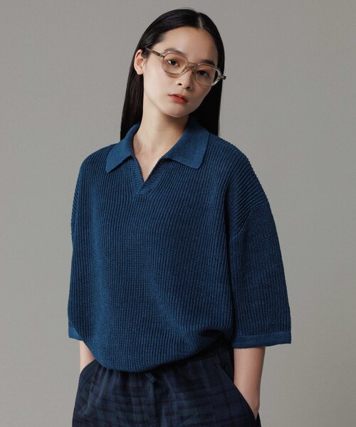 ADAM ET ROPE'（アダムエロペ）の「《別注》【BATONER/バトナー】FADE COLOR LINEN HALF SLEEVE SKIPPER（ポロシャツ・メンズ・スミクロ/ベージュ/ブルー・2/3）」の21枚目の写真