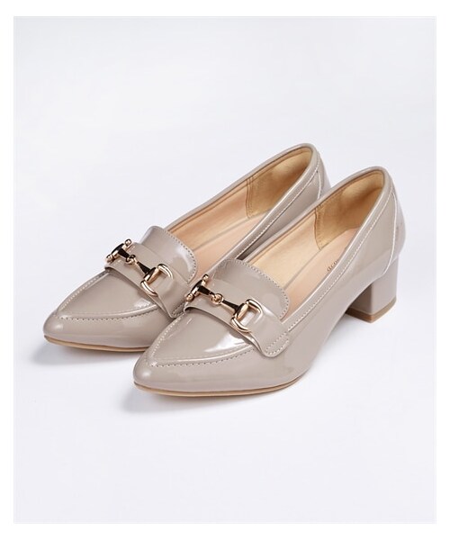 nissen（ニッセン）の「【ゆったり幅広】ビット付ポインテッドトゥローファーパンプス（ワイズ４E）（パンプス・メンズ・黒/ベージュ/グレージュ(エナメル調)・M=23.0~23.5cm/4E/L=24.0~24.5cm/4E/LL=25.0~25.5cm/4E/3L=26.0~26.5cm/4E）」の4枚目の写真