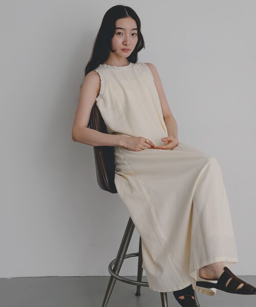 SENSE OF PLACE by URBAN RESEARCH（センスオブプレイスバイアーバンリサーチ）の「ギャザーネックアメスリワンピース（ワンピース・レディース・IVORY/BLACK/RED・One/COMPACT）」の14枚目の写真