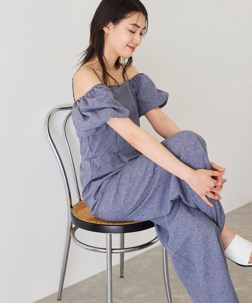 Jayro(ジャイロ)の「2WAYオフショルパフスリーブオールインワン(つなぎ/オールインワン・レディース・ブラック/チャコール/ネイビー系・M)」の16枚目の写真