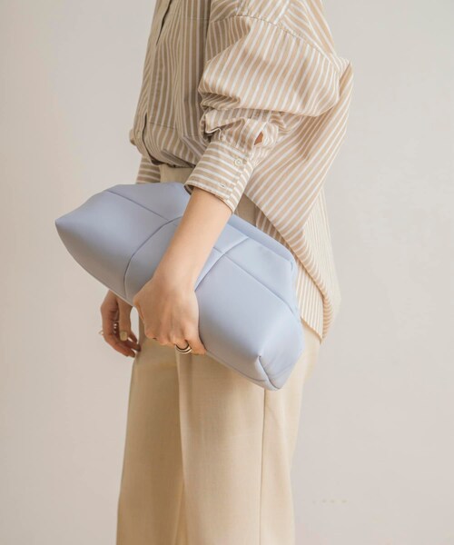 URBAN RESEARCH（アーバンリサーチ）の「ADD CULUMN　PUFF CLUCTH（クラッチバッグ・レディース・BLUE/BLACK・FREE）」の13枚目の写真