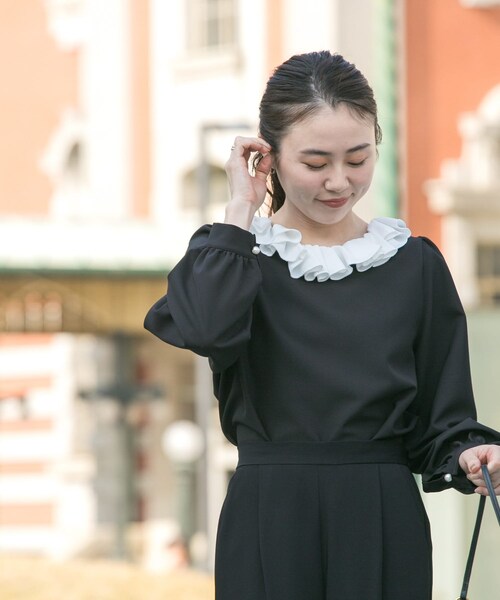 URBAN RESEARCH ROSSO（アーバンリサーチロッソ）の「『WEB限定』コサージュカラー2WAYブラウス（シャツ/ブラウス・レディース・OFF/BLK×OFF・Free）」の3枚目の写真