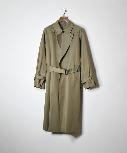 ADAM ET ROPE'(アダムエロペ)の「【blurhms】Gabardine Double Belt Trench Coat(トレンチコート・メンズ・オリーブ・2/3)」の1枚目の写真