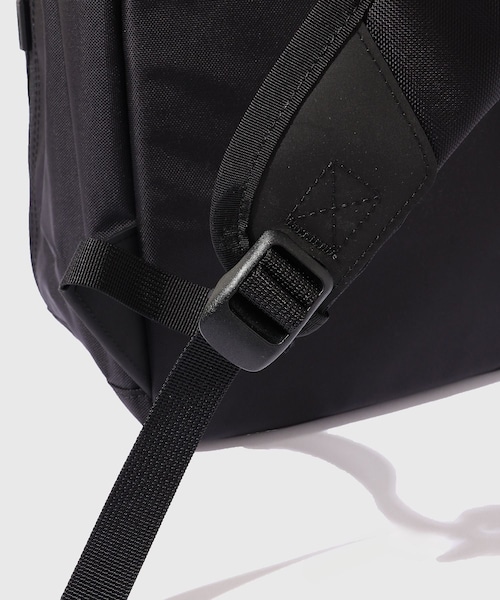 ADAM ET ROPE'（アダムエロペ）の「【MONOLITH/モノリス】BACKPACK STANDARD S（バックパック/リュック・メンズ・ブラック/ライトグレー・F）」の12枚目の写真