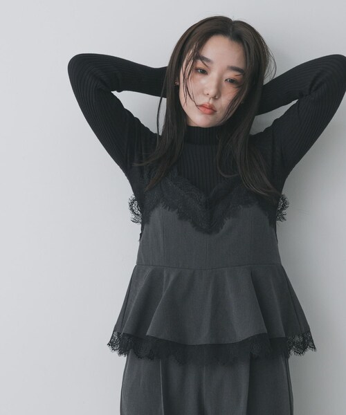 SENSE OF PLACE by URBAN RESEARCH（センスオブプレイスバイアーバンリサーチ）の「レースキャミオールインワン（つなぎ/オールインワン・レディース・CHARCOAL/CAMEL・S/M）」の3枚目の写真