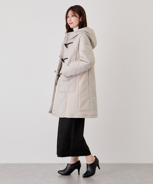 Jayro（ジャイロ）の「中綿キルトダッフルコート（ダッフルコート・レディース・ブラック/オフホワイト/ダークブラウン・M）」の19枚目の写真