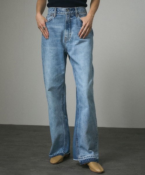 ADAM ET ROPE'(アダムエロペ)の「COTTON USAセミフレアデニム 4(デニムパンツ・レディース・ブルー系/サックス・M/S/XS)」の12枚目の写真