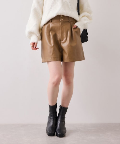 VIS(ビス)の「レザーショートパンツ(その他パンツ・レディース・ブラック/キャメル・F)」の18枚目の写真