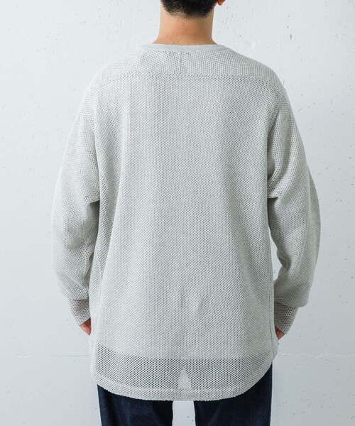 URBAN RESEARCH(アーバンリサーチ)の「SEVEN BY SEVEN FOOTBALL KNIT T-SHIRTS LONG-SLEEVE(Tシャツ/カットソー・メンズ・030 WHITE/070 BGD/120 NAVY・L/M)」の5枚目の写真