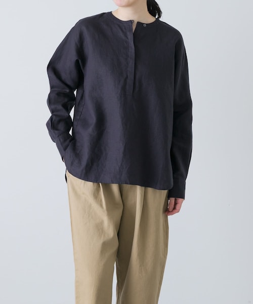 かぐれ（カグレ）の「リネンヘンリーワイドシャツ（シャツ/ブラウス・レディース・OFF/LIGHT GRAY/NAVY・Free）」の3枚目の写真