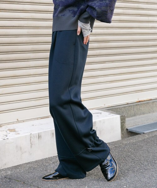 KBF（ケイビーエフ）の「Tストラップガラスローファー（その他シューズ・レディース・NAVY/BLACK・36/37/38）」の4枚目の写真