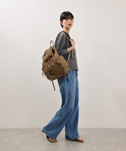 ADAM ET ROPE'(アダムエロペ)の「【WEB限定】撥水アウトポケットリュック(バックパック/リュック・レディース・ブラック/ブラウン系・F)」の6枚目の写真