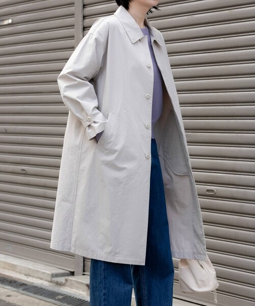 URBAN RESEARCH DOORS（アーバンリサーチドアーズ）の「塩縮コットンステンカラーコート（ステンカラーコート・レディース・LIGHT GRAY/BEIGE・M）」の6枚目の写真
