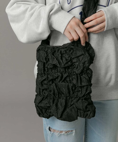 URBAN RESEARCH Sonny Label（アーバンリサーチサニーレーベル）の「Casselini　スクエアギャザーショルダーバッグ（ショルダーバッグ・レディース・ブラック/ホワイト/ベージュ・one）」の8枚目の写真