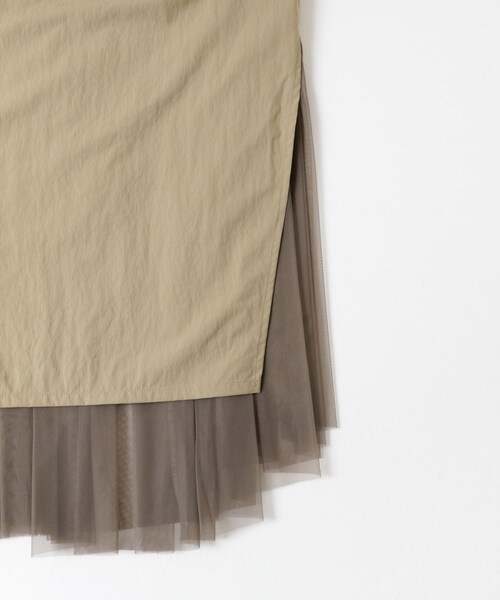 THE GOODLAND MARKET（ザグッドランドマーケット）の「『別注』MIDIUMISOLID×TGM　RE Nylon layered skirt（スカート・レディース・BEIGE/Y.GREEN/BLACK・FREE）」の14枚目の写真