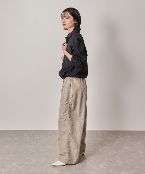 NERGY（ナージー）の「【ウォッシャブル対応】ナイロンZIPウィンドブレーカー（ナイロンジャケット・レディース・ブラック/キナリ・F）」の6枚目の写真