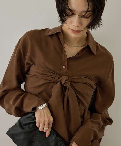 ADAM ET ROPE'(アダムエロペ)の「GENTLE SILK スカーフ / イージーケア(バンダナ/スカーフ・レディース・ブラック/ブラウン・F)」の11枚目の写真