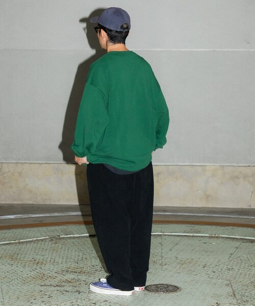 URBAN RESEARCH(アーバンリサーチ)の「Wide Dad×GREENROOM SWEAT(スウェット・メンズ・GREEN・1/2)」の9枚目の写真