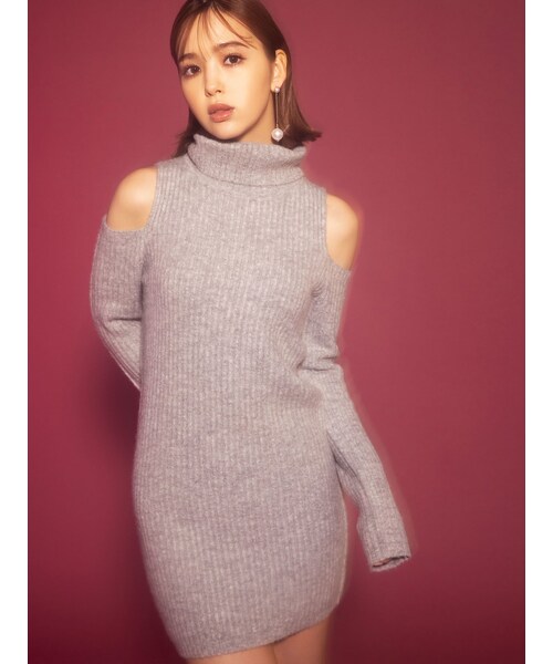 新品 カルナムール オフショルダーニットわんピース 新品 カルナムール オフショルダーニットわんピース