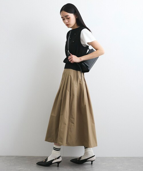 VIS（ビス）の「フラワーモチーフニットベスト（ベスト・レディース・ブラック/ライトグレー/オフホワイト・F）」の12枚目の写真