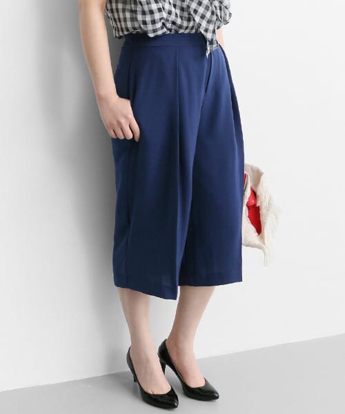 URBAN RESEARCH ROSSO（アーバンリサーチロッソ）の「タッククロップドパンツ（その他パンツ・レディース・BLUE/WHITE/BLACK・36/38）」の12枚目の写真