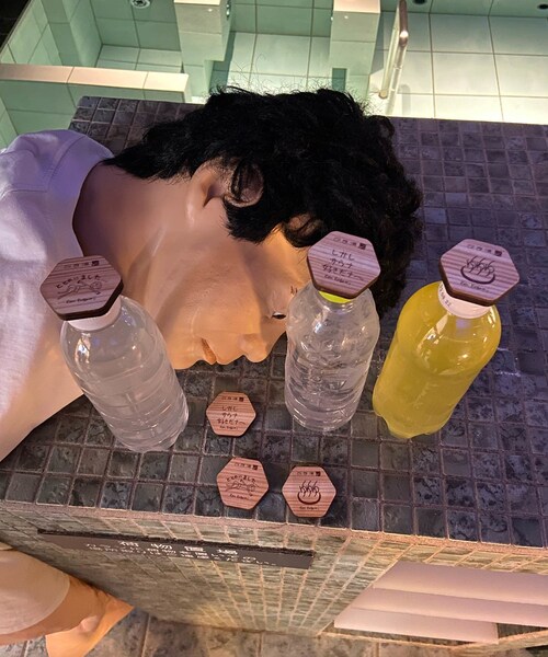 JUNRED(ジュンレッド)の「Ken Kagami×改良湯コラボ ボトルキャップ(その他雑貨・レディース・ベージュ/ベージュ系・F)」の7枚目の写真