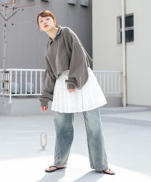 KBF（ケイビーエフ）の「ハーフZIPリメイクスウェット（スウェット・レディース・IVORY/L.BLUE/BROWN・one）」の16枚目の写真