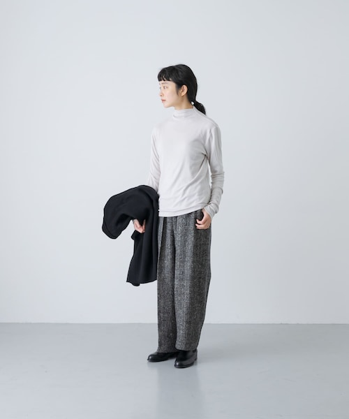 かぐれ（カグレ）の「ボトルネックソフトリブカットソー（Tシャツ/カットソー・レディース・L.GRAY/YELLOW/BLACK・Free）」の15枚目の写真