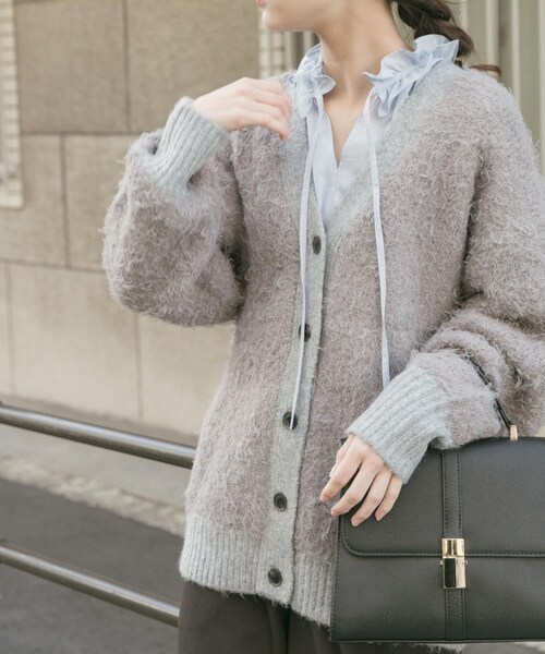 ITEMS URBANRESEARCH（アイテムズ アーバンリサーチ）の「シャギービッグカーディガン（カーディガン/ボレロ・レディース・BEG/L.GRY/BRN・Free）」の4枚目の写真