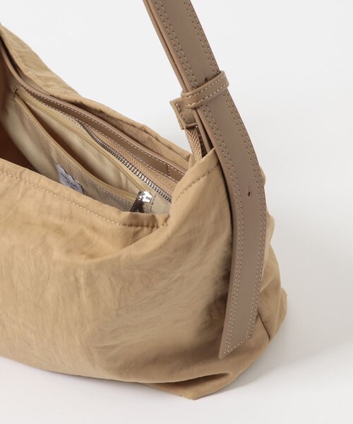 URBAN RESEARCH DOORS（アーバンリサーチドアーズ）の「撥水ナイロン2WAYバッグ（ショルダーバッグ・レディース・BLACK/BEIGE・-）」の16枚目の写真